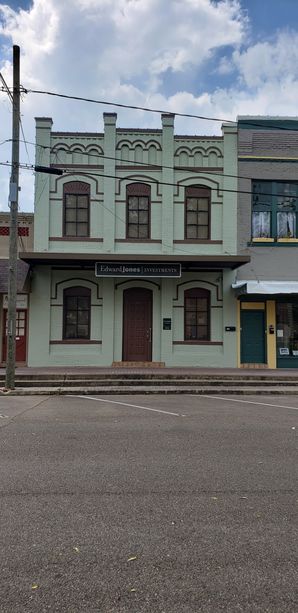 Before & After Commercial Exterior Painting in Richmond, TX (2)